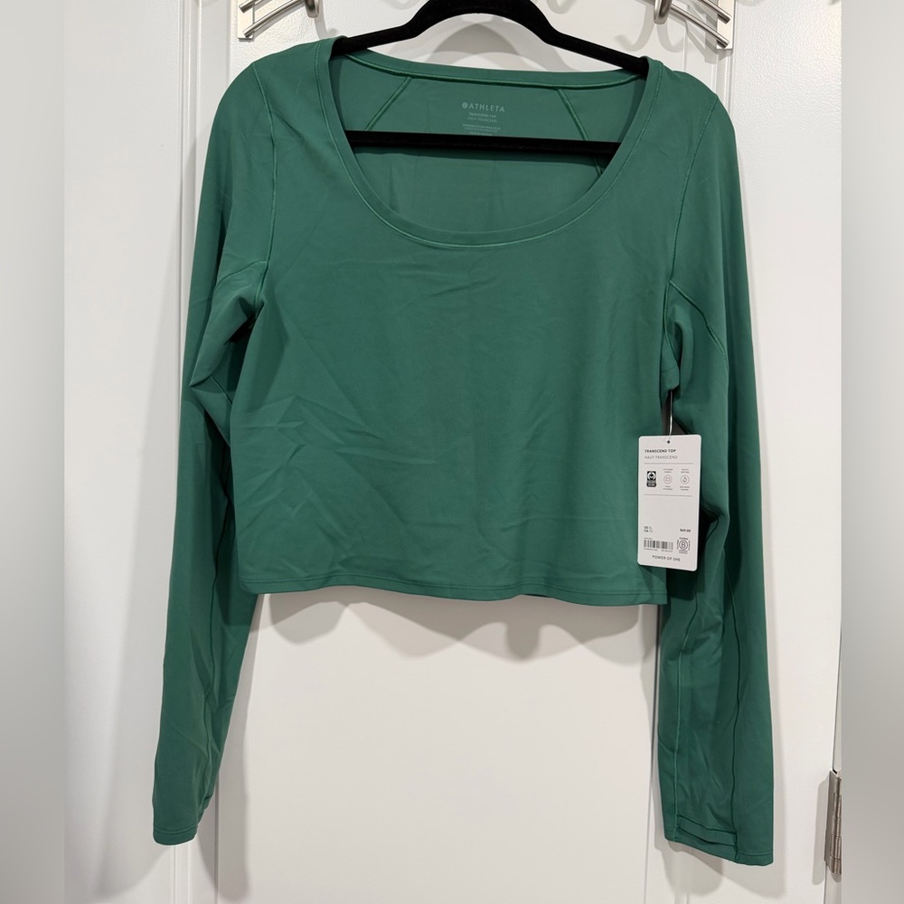 NWT Athleta Green Long Sleeve Crop Top